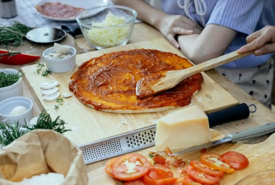 Grilled-Peach-and-Prosciutto-Pizza-Recipe