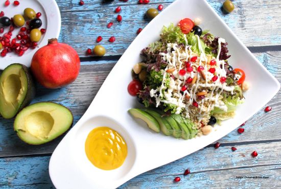Easy-Quinoa-Salad-with-Avocado-and-Chickpeas-recipe