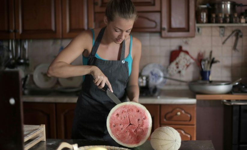 Make-a-Watermelon-Cake-with-Fruit